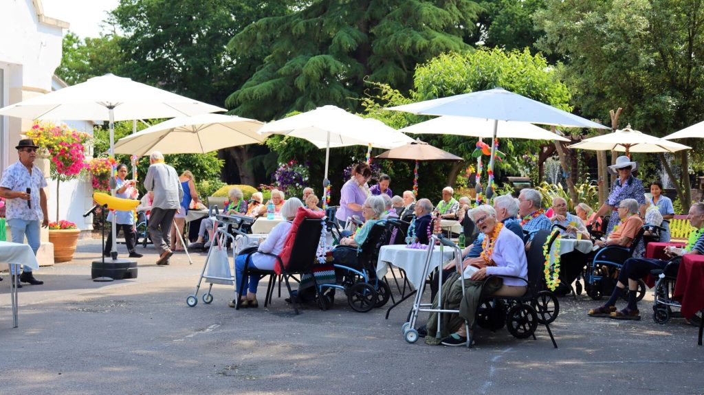 Residents, relatives & volunteers Summer get-together